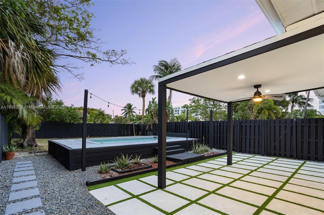 Недавно арендовано: $3,100 (2 спален, 2 ванн, 1196 Квадратных фут)