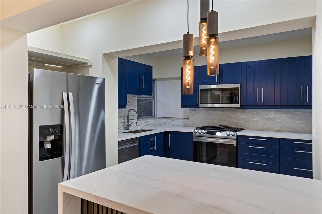 Недавно арендовано: $3,100 (2 спален, 2 ванн, 1196 Квадратных фут)