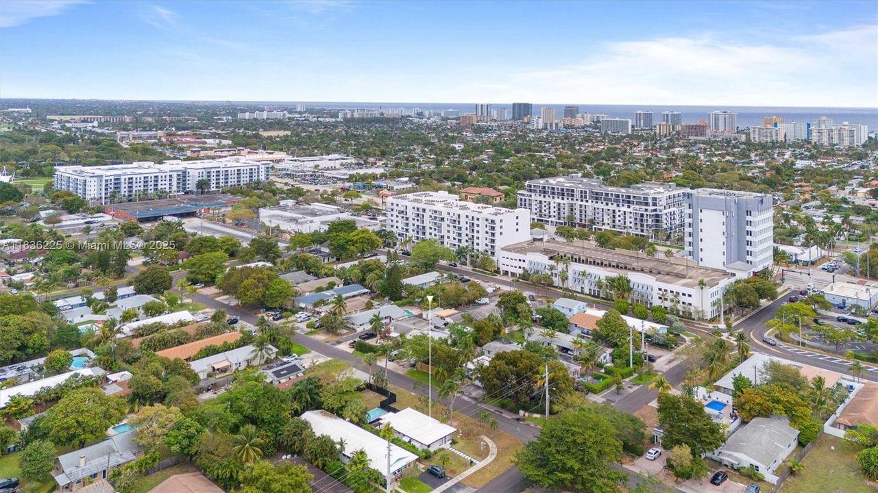 Недавно арендовано: $3,100 (2 спален, 2 ванн, 1196 Квадратных фут)