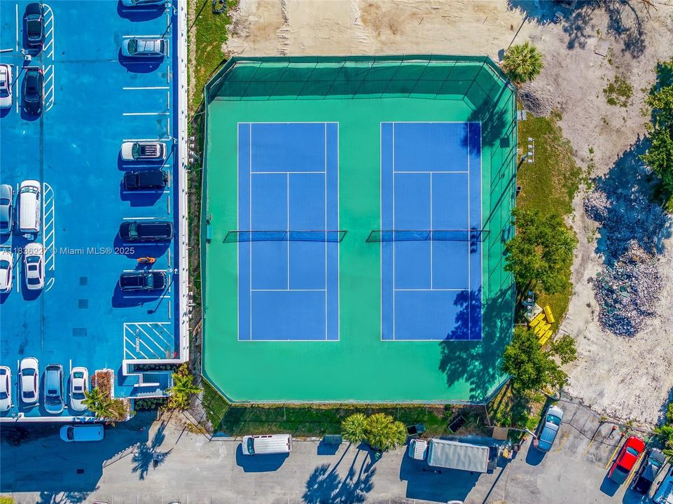 待售: $795,000 (2 贝兹, 2 浴室, 1603 平方英尺)