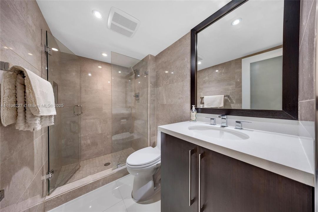 待售: $795,000 (2 贝兹, 2 浴室, 1603 平方英尺)