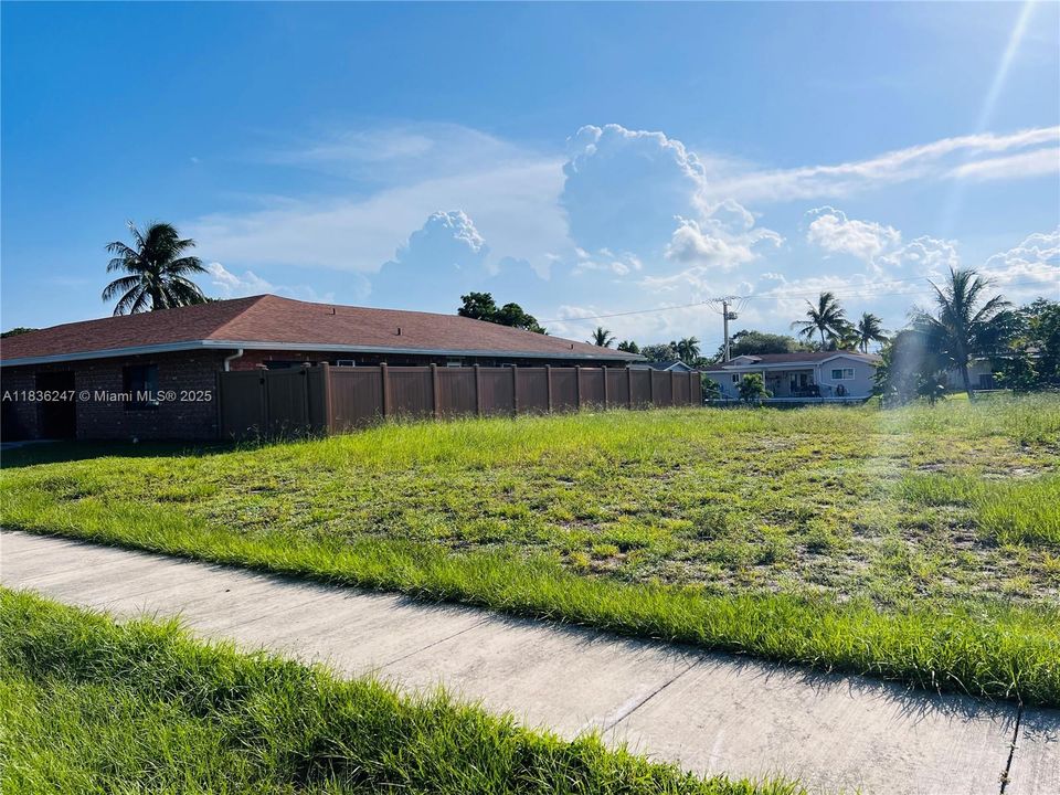 For Sale: $340,000 (0.21 acres)