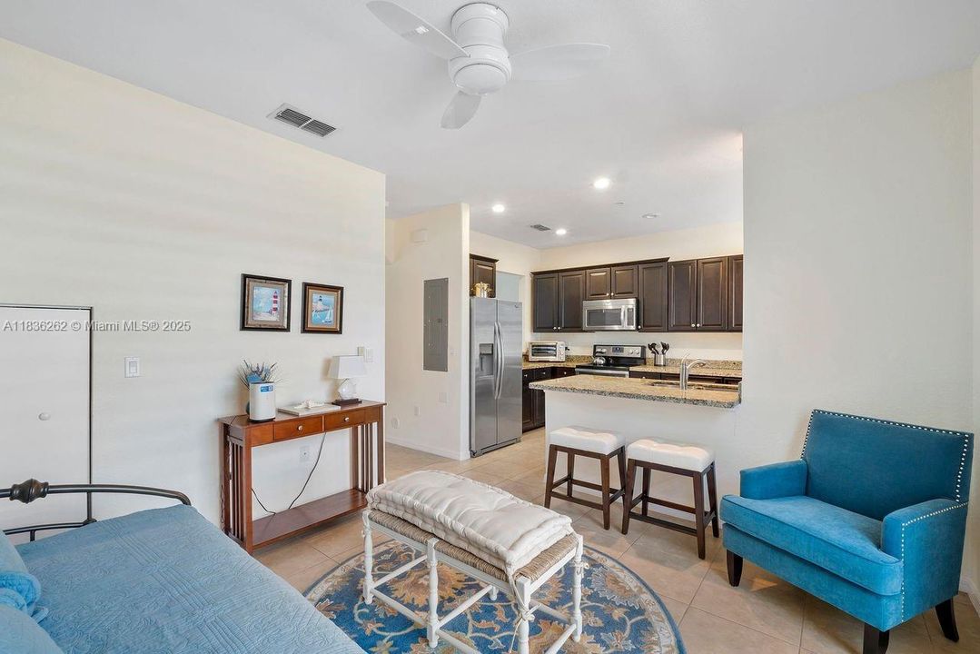 На продажу: $350,000 (3 спален, 2 ванн, 1536 Квадратных фут)