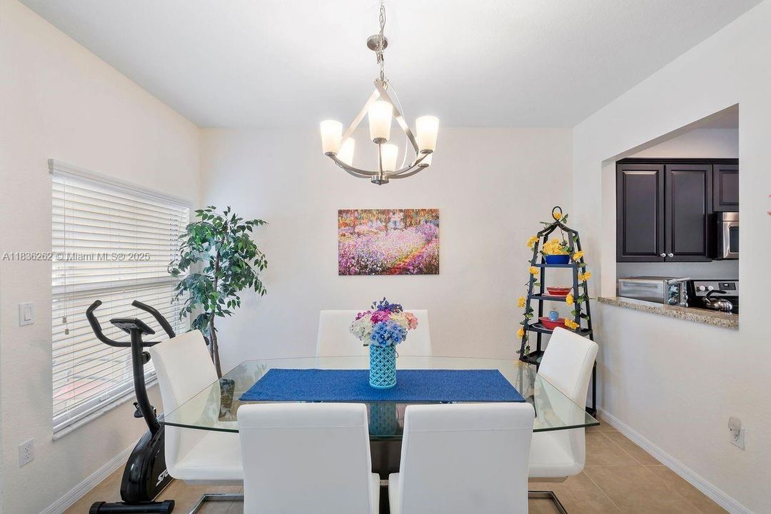 На продажу: $350,000 (3 спален, 2 ванн, 1536 Квадратных фут)