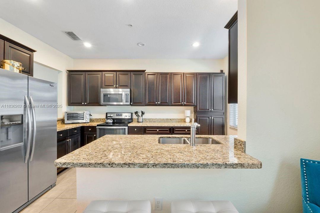 На продажу: $350,000 (3 спален, 2 ванн, 1536 Квадратных фут)