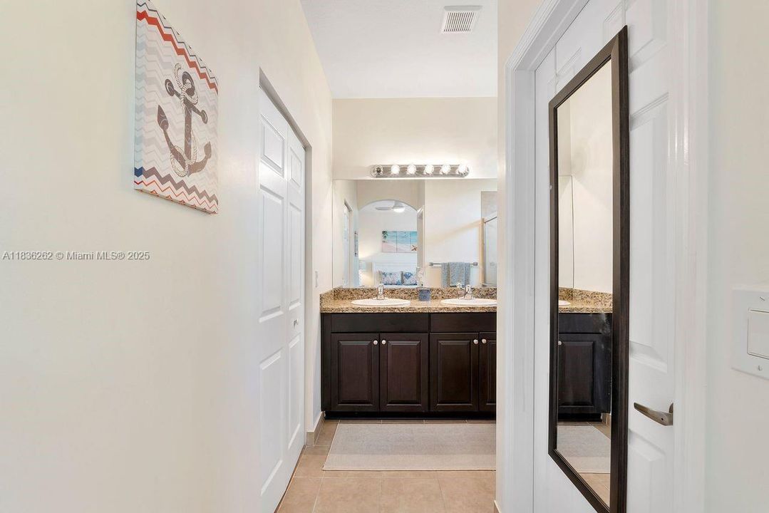 На продажу: $350,000 (3 спален, 2 ванн, 1536 Квадратных фут)