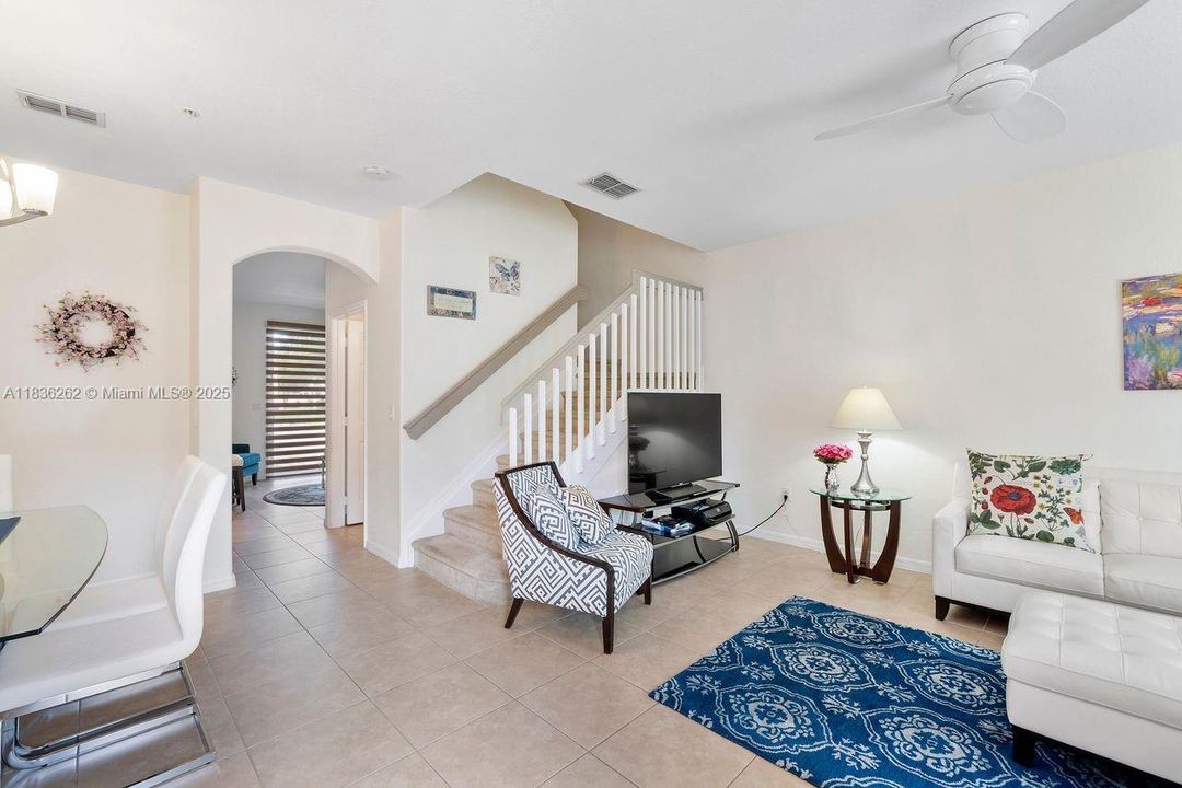 На продажу: $350,000 (3 спален, 2 ванн, 1536 Квадратных фут)