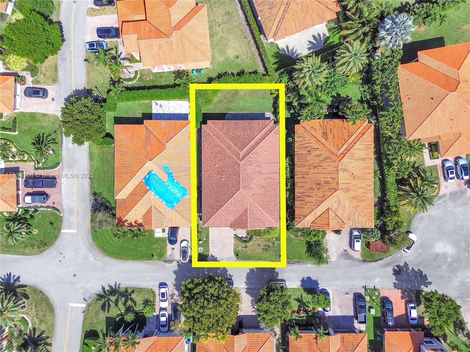 For Sale: $965,000 (4 beds, 3 baths, 2723 Square Feet)