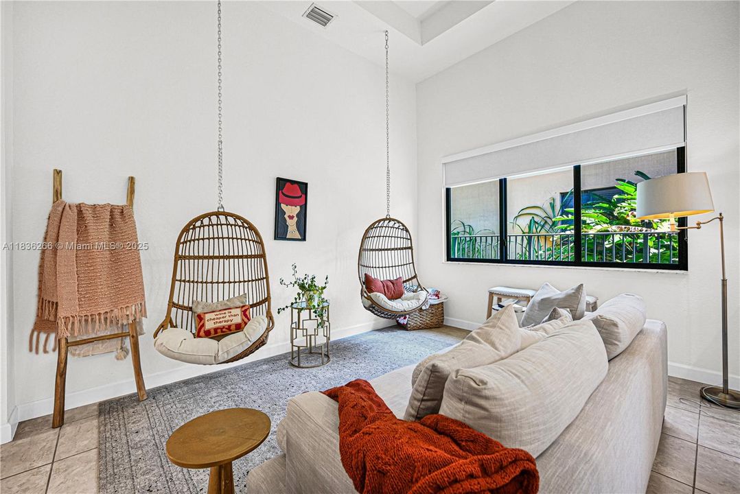 For Sale: $965,000 (4 beds, 3 baths, 2723 Square Feet)
