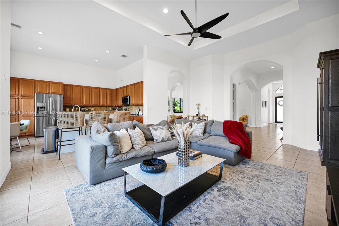 For Sale: $965,000 (4 beds, 3 baths, 2723 Square Feet)