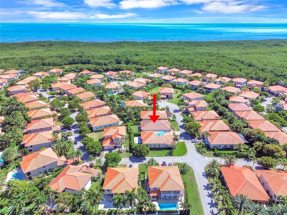 For Sale: $965,000 (4 beds, 3 baths, 2723 Square Feet)