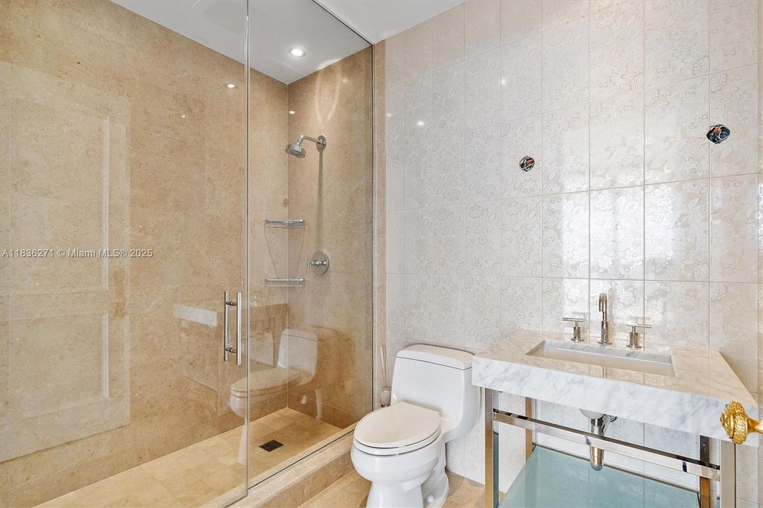 На продажу: $7,000,000 (3 спален, 3 ванн, 2839 Квадратных фут)