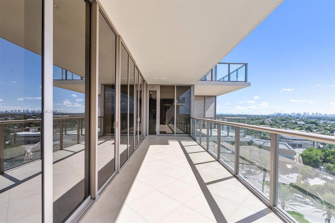 На продажу: $7,000,000 (3 спален, 3 ванн, 2839 Квадратных фут)