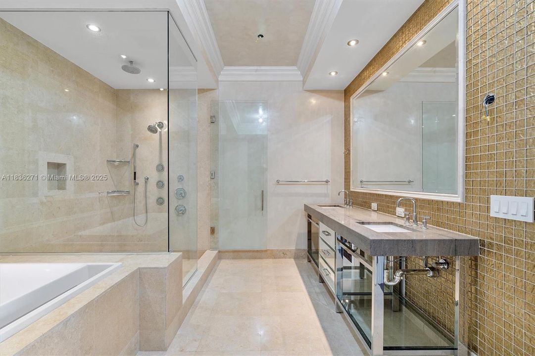 На продажу: $7,000,000 (3 спален, 3 ванн, 2839 Квадратных фут)