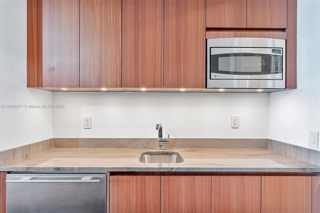 На продажу: $7,000,000 (3 спален, 3 ванн, 2839 Квадратных фут)