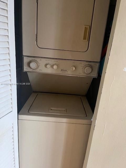 En Venta: $350,000 (2 camas, 2 baños, 1370 Pies cuadrados)