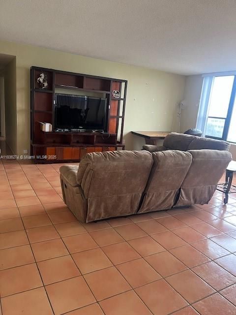 En Venta: $350,000 (2 camas, 2 baños, 1370 Pies cuadrados)