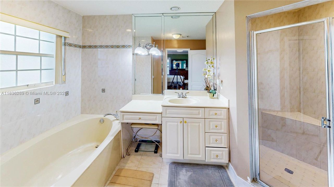 На продажу: $699,900 (4 спален, 2 ванн, 2279 Квадратных фут)
