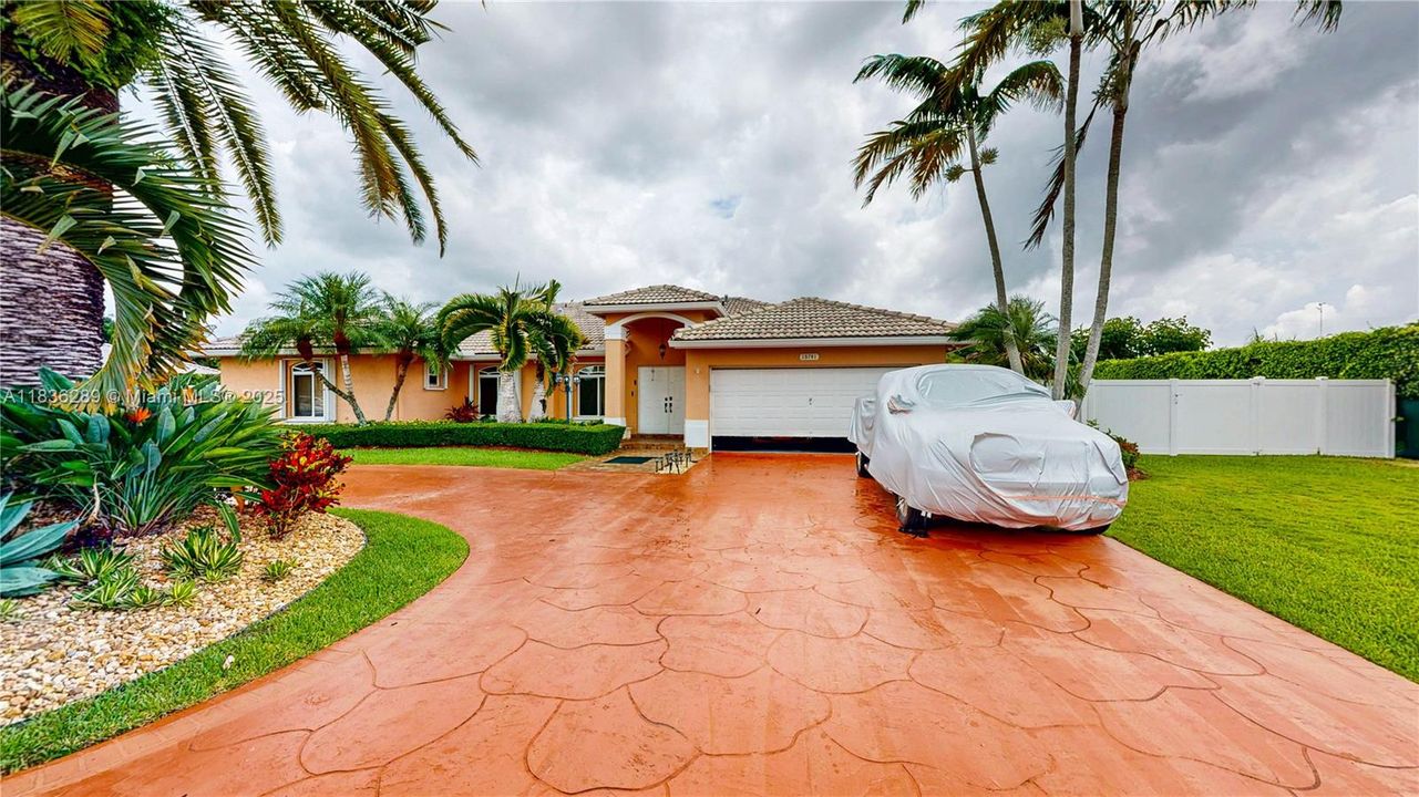 На продажу: $699,900 (4 спален, 2 ванн, 2279 Квадратных фут)