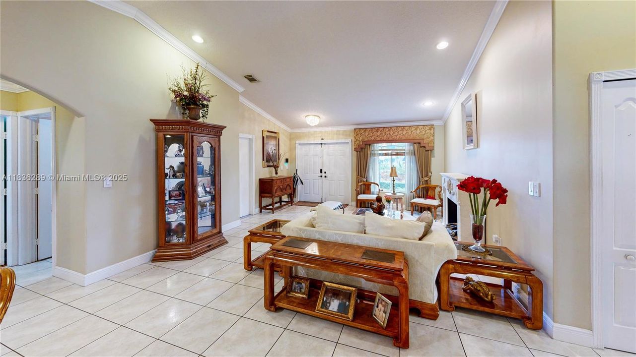 На продажу: $699,900 (4 спален, 2 ванн, 2279 Квадратных фут)