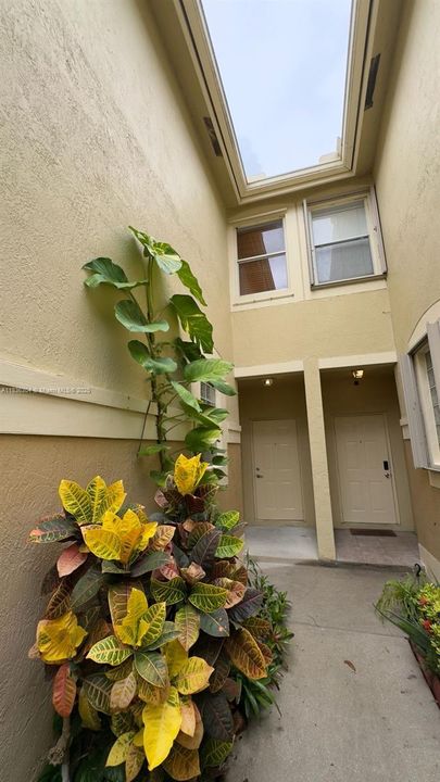 Activo con contrato: $550,000 (3 camas, 2 baños, 1461 Pies cuadrados)