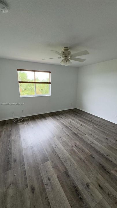 Activo con contrato: $550,000 (3 camas, 2 baños, 1461 Pies cuadrados)