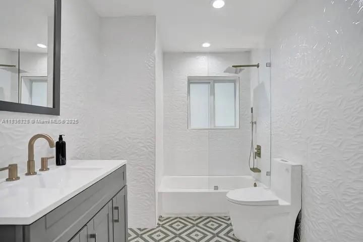 En Venta: $1,475,000 (5 camas, 4 baños, 2145 Pies cuadrados)