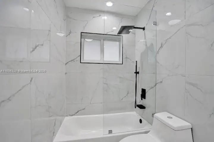 En Venta: $1,475,000 (5 camas, 4 baños, 2145 Pies cuadrados)