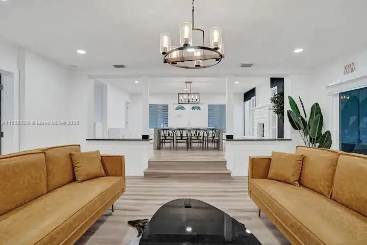 En Venta: $1,475,000 (5 camas, 4 baños, 2145 Pies cuadrados)