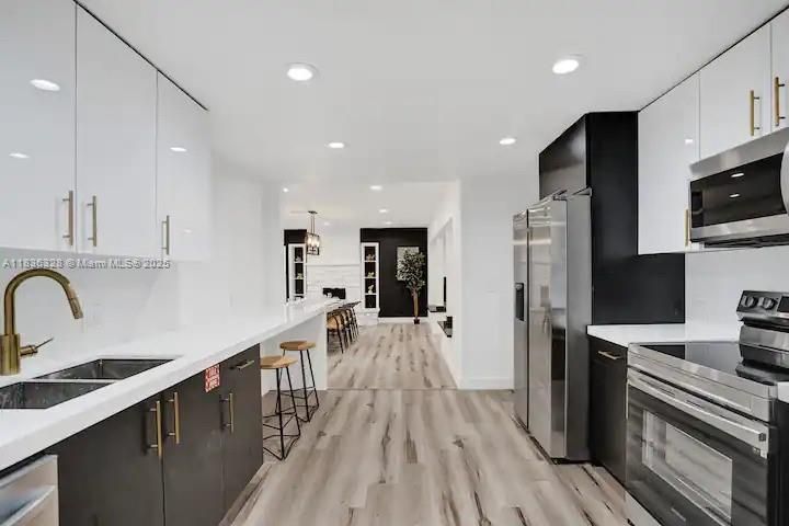 En Venta: $1,475,000 (5 camas, 4 baños, 2145 Pies cuadrados)