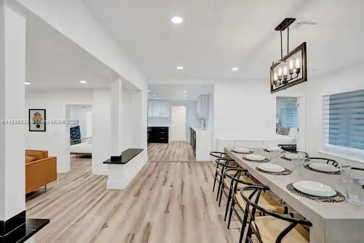 En Venta: $1,475,000 (5 camas, 4 baños, 2145 Pies cuadrados)