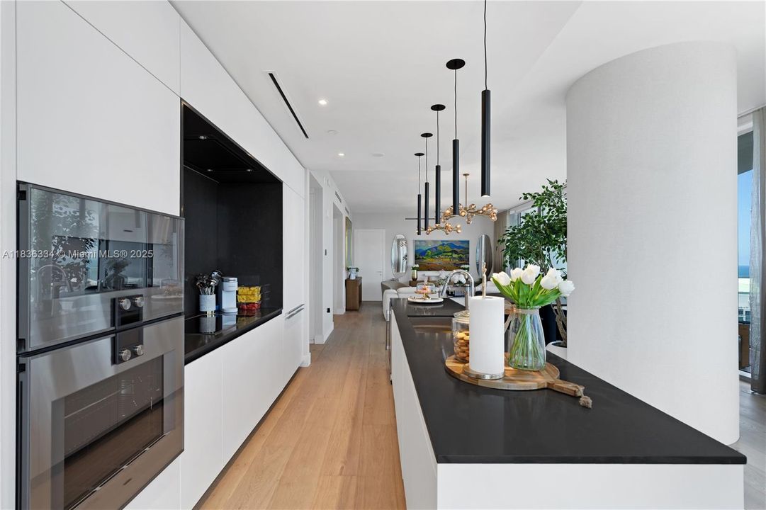 待售: $3,950,000 (3 贝兹, 3 浴室, 2350 平方英尺)