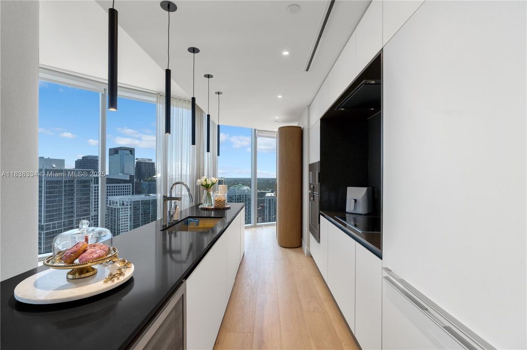 待售: $3,950,000 (3 贝兹, 3 浴室, 2350 平方英尺)