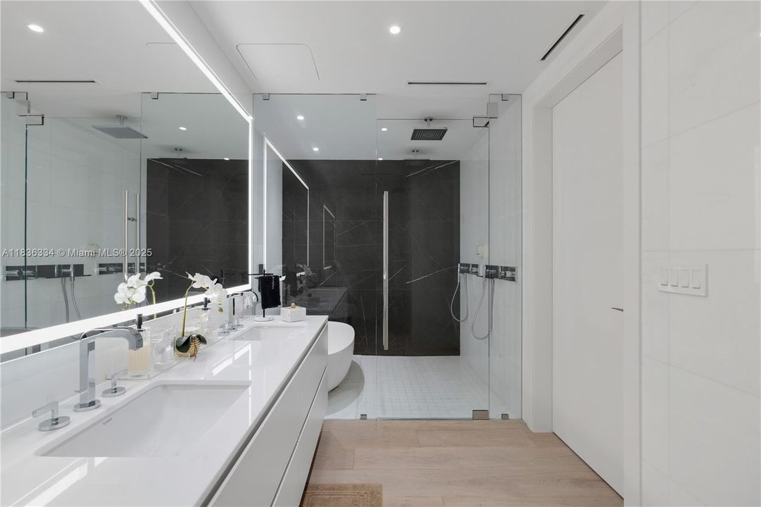 待售: $3,950,000 (3 贝兹, 3 浴室, 2350 平方英尺)