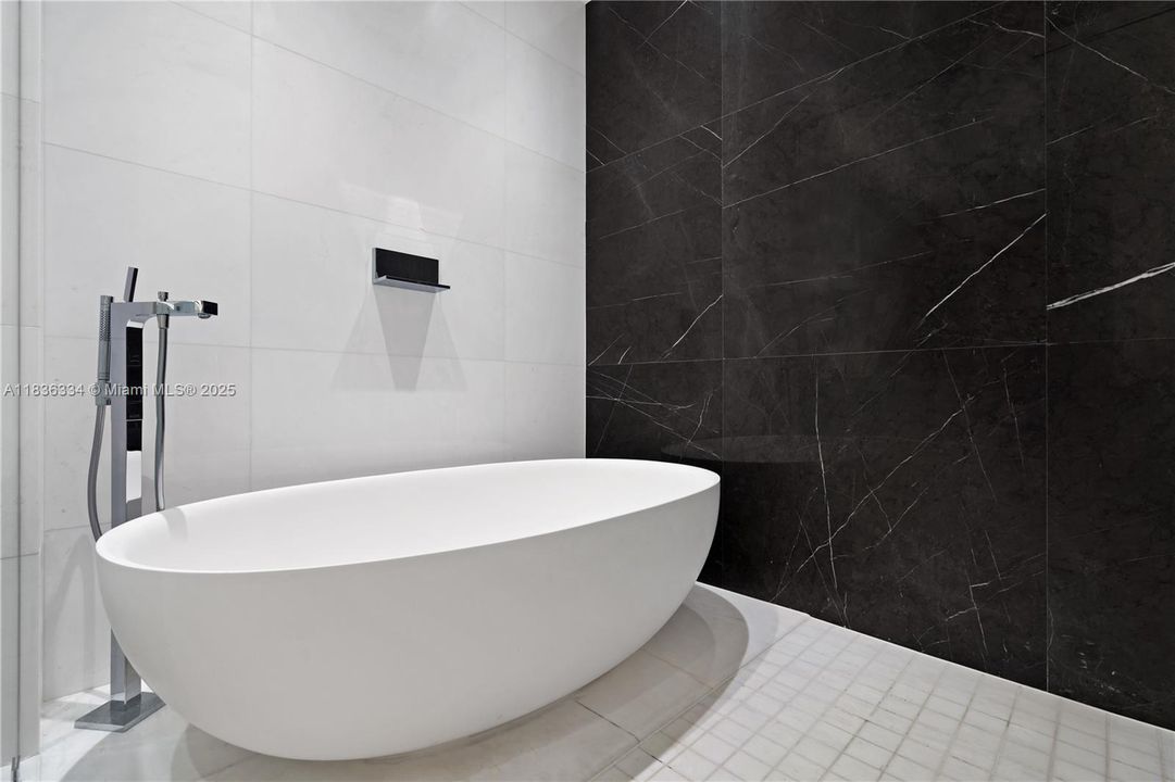 待售: $3,950,000 (3 贝兹, 3 浴室, 2350 平方英尺)