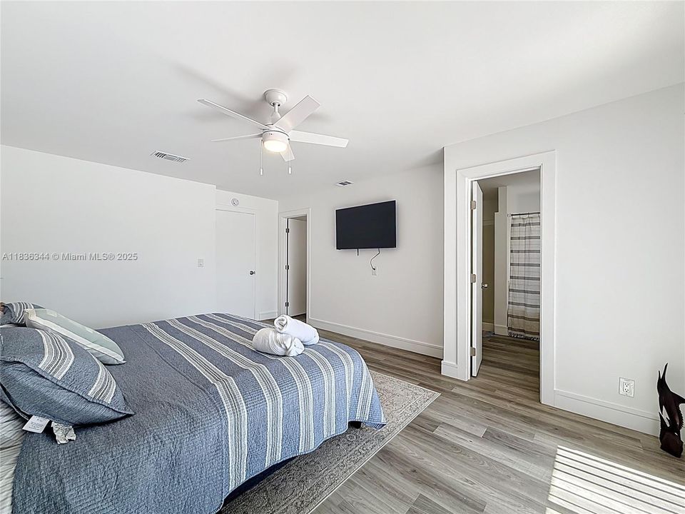 For Sale: $424,000 (3 beds, 2 baths, 1380 Square Feet)