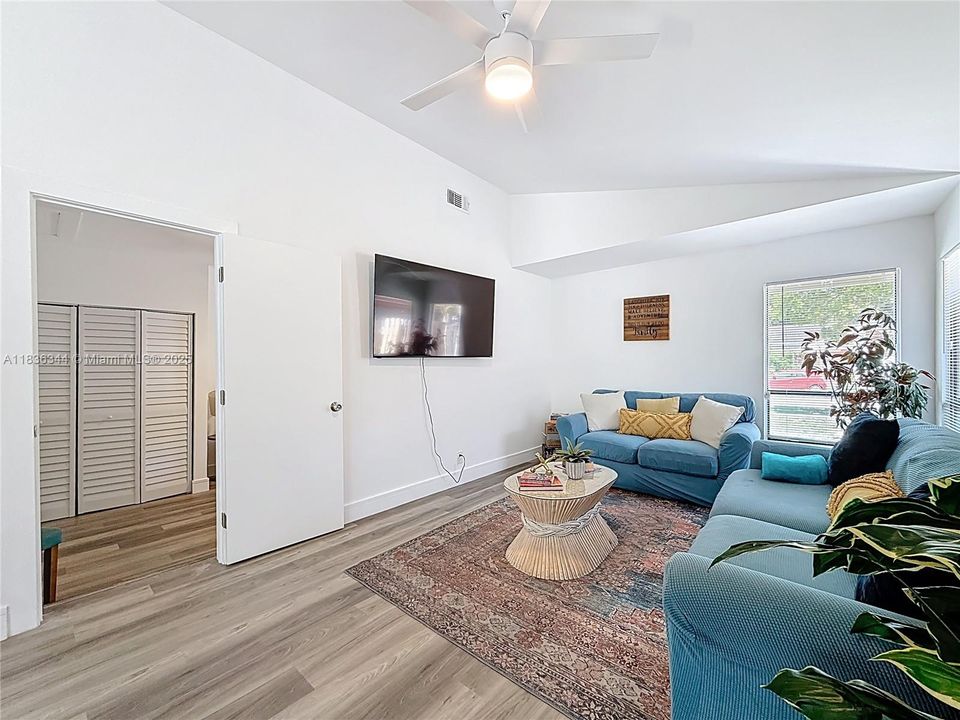 For Sale: $424,000 (3 beds, 2 baths, 1380 Square Feet)