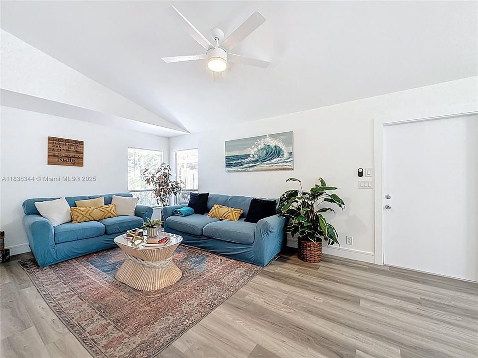 For Sale: $424,000 (3 beds, 2 baths, 1380 Square Feet)