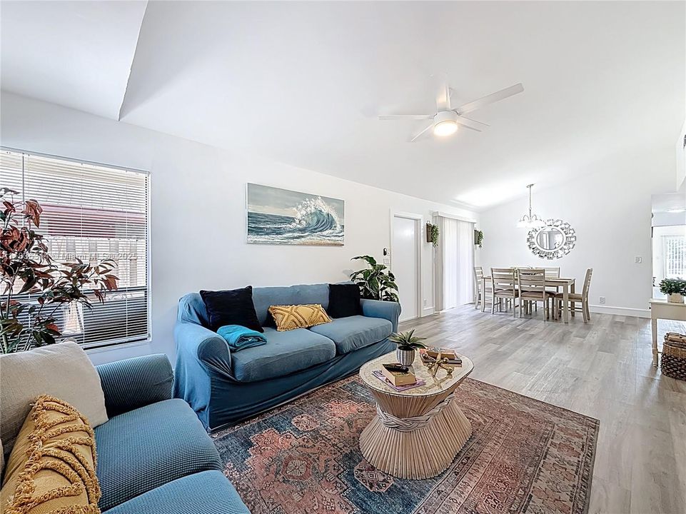 For Sale: $424,000 (3 beds, 2 baths, 1380 Square Feet)