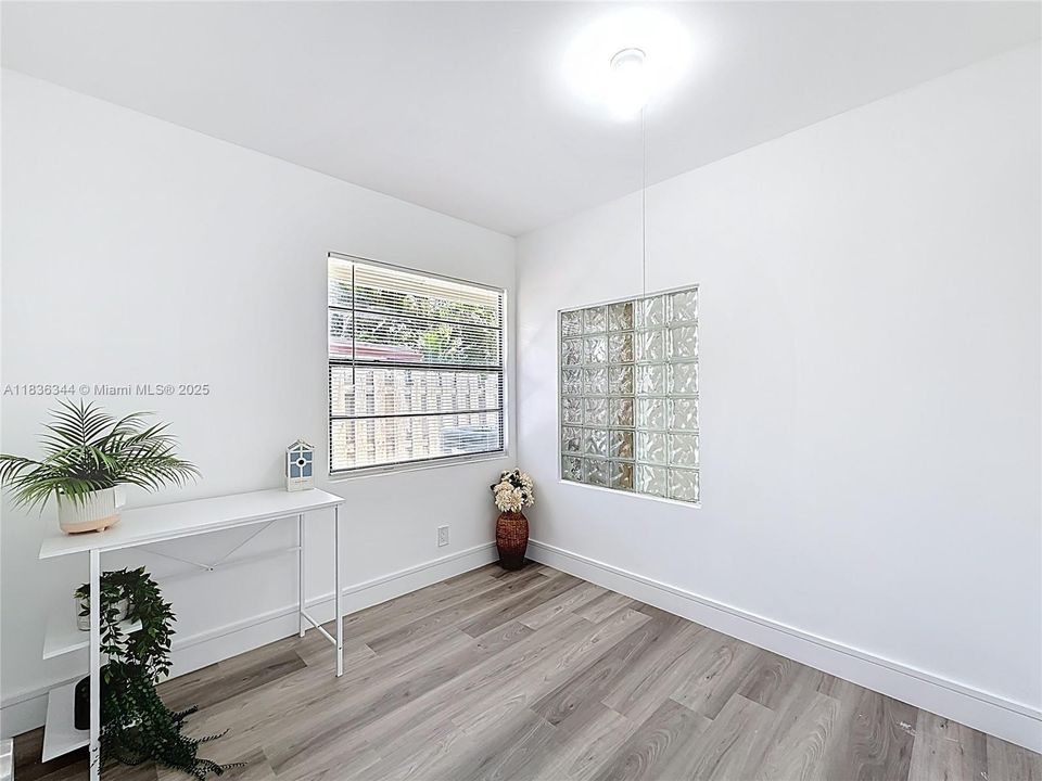 For Sale: $424,000 (3 beds, 2 baths, 1380 Square Feet)