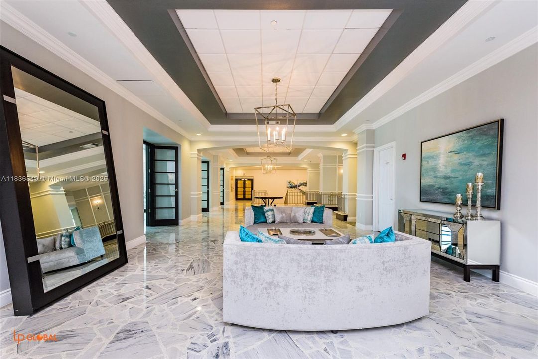 For Rent: $2,450 (1 beds, 1 baths, 835 Square Feet)