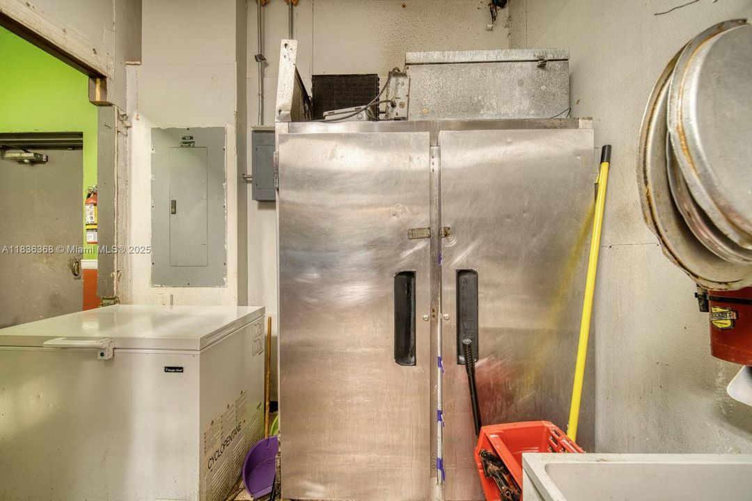 На продажу: $350,000 (0 спален, 0 ванн, 0 Квадратных фут)