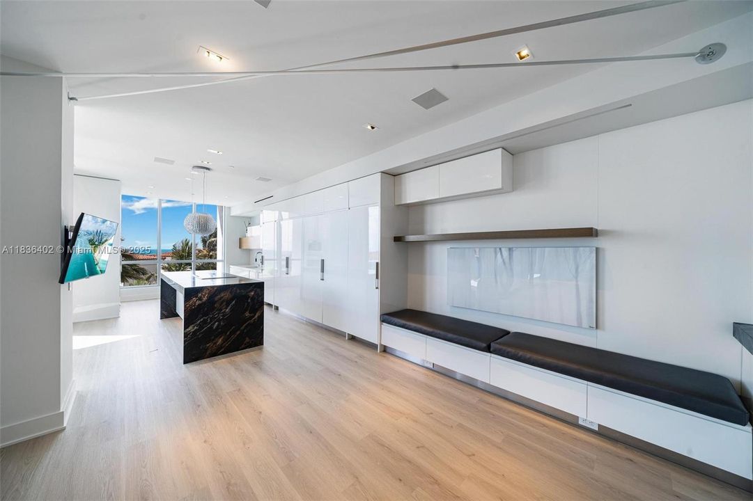 For Sale: $4,650,000 (4 beds, 4 baths, 3807 Square Feet)