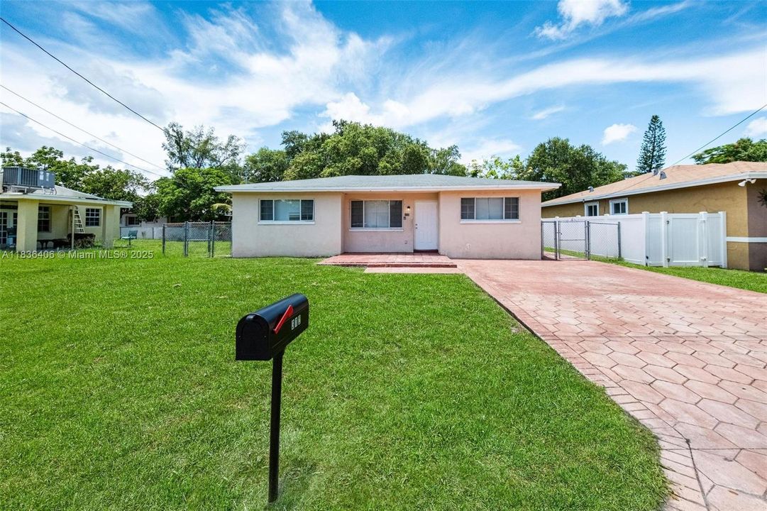 最近售出: $478,000 (4 贝兹, 3 浴室, 1492 平方英尺)