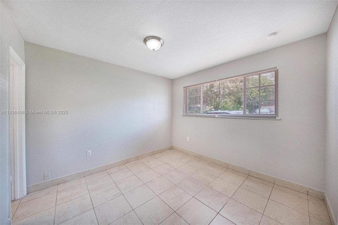 最近售出: $478,000 (4 贝兹, 3 浴室, 1492 平方英尺)