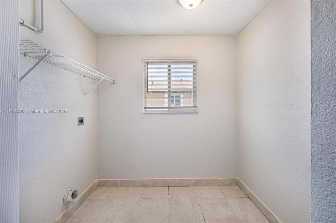 最近售出: $478,000 (4 贝兹, 3 浴室, 1492 平方英尺)