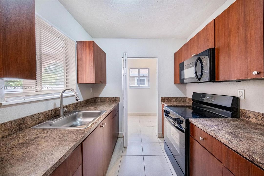 最近售出: $478,000 (4 贝兹, 3 浴室, 1492 平方英尺)