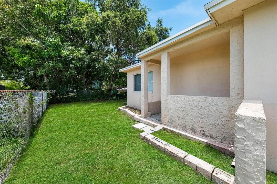 最近售出: $478,000 (4 贝兹, 3 浴室, 1492 平方英尺)