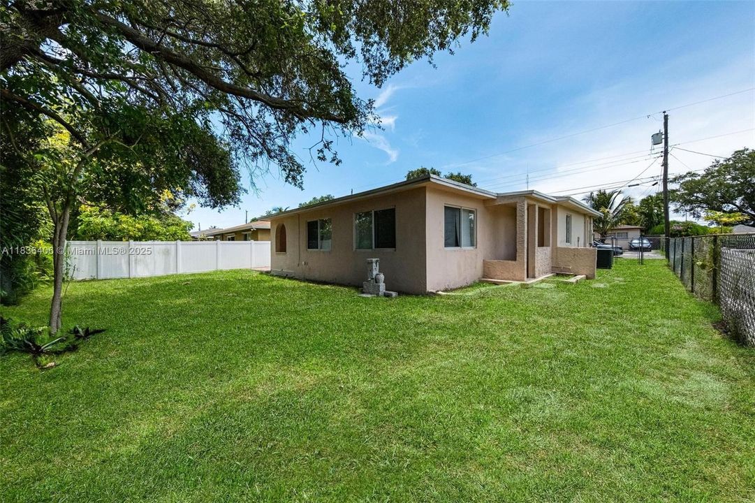 最近售出: $478,000 (4 贝兹, 3 浴室, 1492 平方英尺)