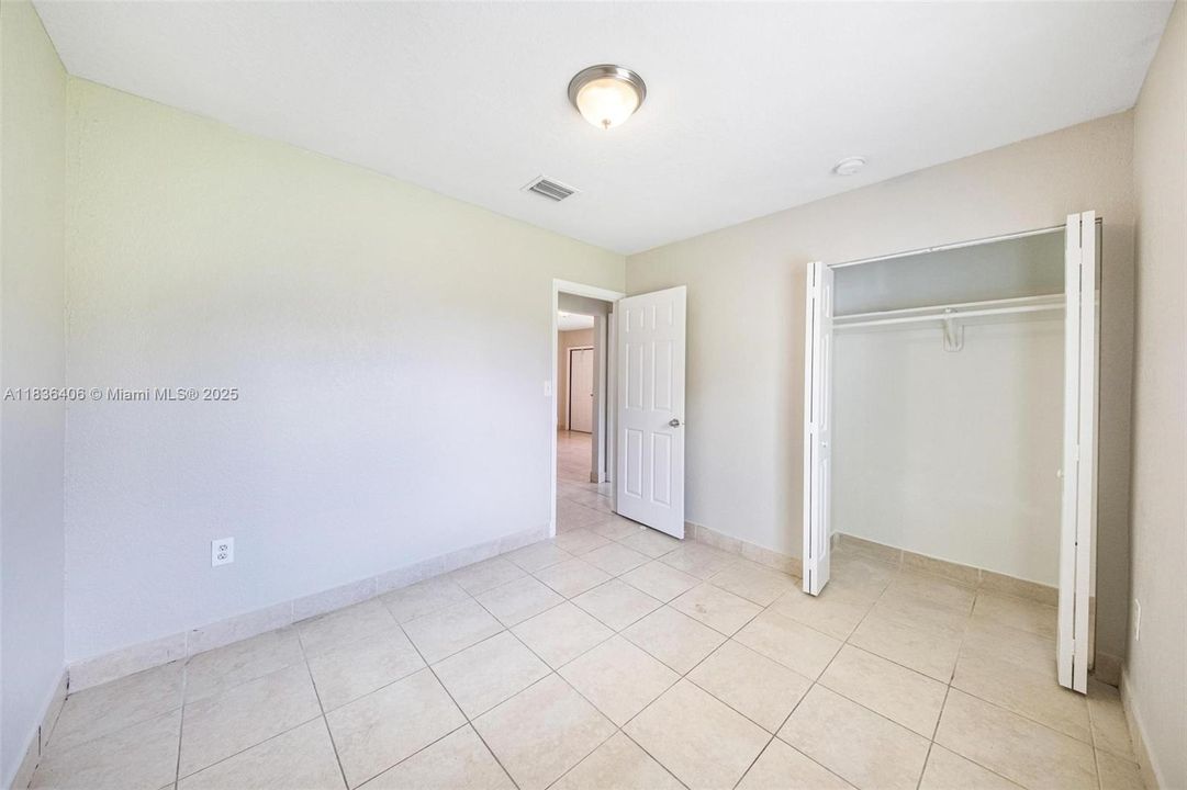 最近售出: $478,000 (4 贝兹, 3 浴室, 1492 平方英尺)